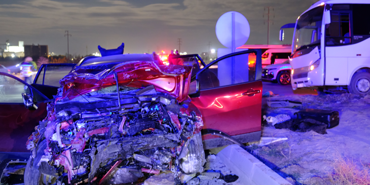 Polis midibüsüyle otomobil çarpıştı: 1 ölü, 7'si polis 11 yaralı