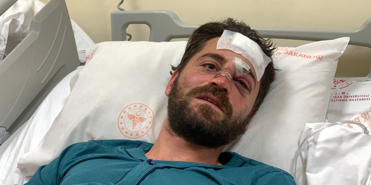 Rize'deki heyelanda yaralanan Zeki: Duvarlar yıkılmıştı