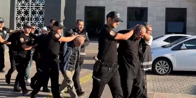 Sahte mehdinin müritlerine operasyon: 10 gözaltı