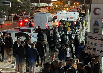 Şanlıurfa'da 2 otomobil çarpıştı; MYP İl Başkanı öldü
