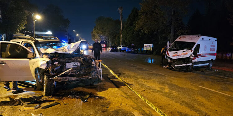 Sapanca'da ambulansın da karıştığı zincirleme kaza: 1 ölü, 3 yaralı