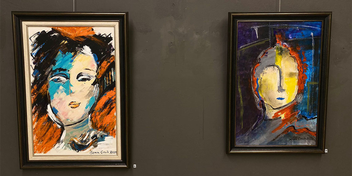 Ardahan Üniversitesi Güzel Sanatlar Fakültesi Resim Bölümü Başkanı Prof. Dr. Semra Çevik, kadın cinayetleri ve kadına karşı işlenen suçlara dikkat çekmek amacıyla şiddet mağduru kadınları temsilen portreler yaptı.