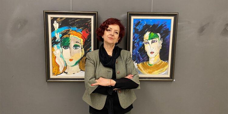 Şiddet mağduru kadınların portreleri sergileniyor