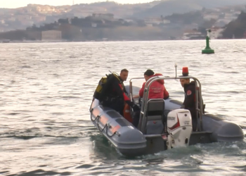 Sarıyer'de denizde kaybolan 2 kişiyi arama çalışmaları sürüyor