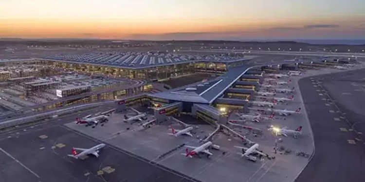 Savaştan kaçan Lübnanlı aile havalimanında yakalandı