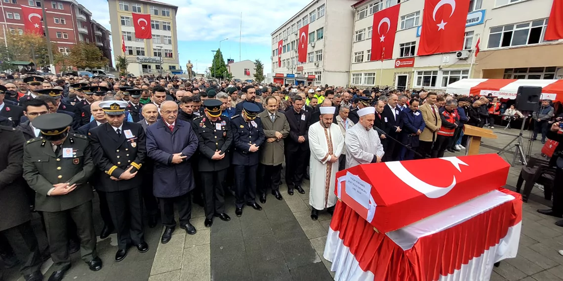 Şehit polis memuru ogün yürümez, giresun'da toprağa verildi