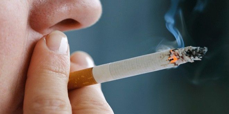 Sigara, akciğer sönmesi riskini 20 kat artırıyor