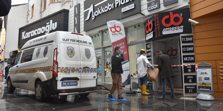 Sivas'ta öğretmenin öldüğü yangında şömine şüphesi