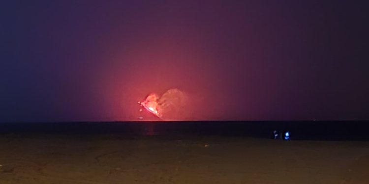 Suriye'de çıkan orman yangını, Samandağ'dan da görüldü