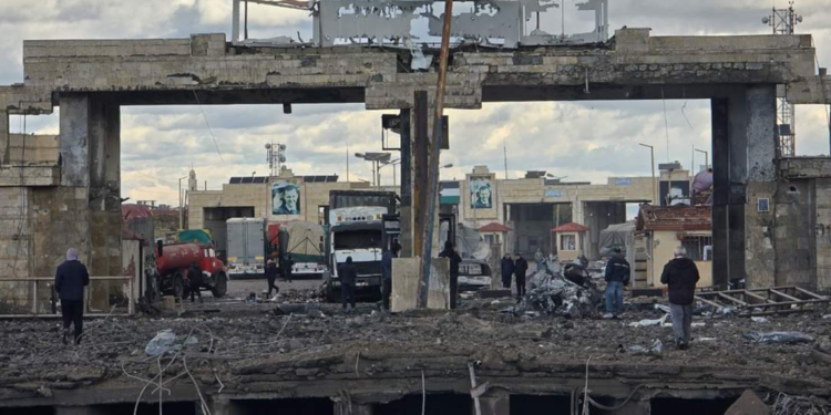 Suriye'de muhalifler İdlib'i ele geçirdi