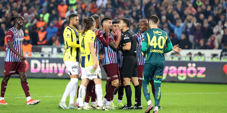 Yeni bir hakem rezaleti yaşandı