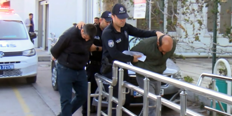 Taksi durağında 'müşteri sırası' kavgası; 3 yaralı