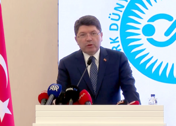 Türk dünyası, ara buluculukta uluslararası merkez haline gelmeli