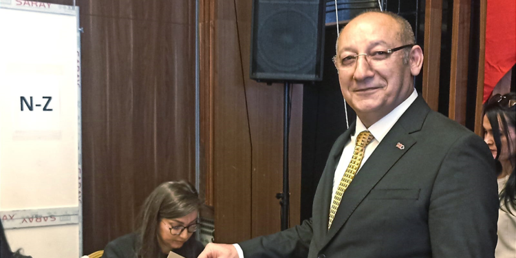 Türkiye Halter Federasyonunda Talat Ünlü tekrar başkan seçildi