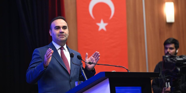 Türkiye gençleriyle geleceğe sağlam adımlarla ilerliyor