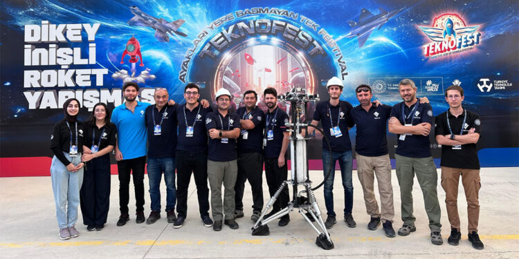 Üniversite öğrencileri dikey inişli roket geliştirdi