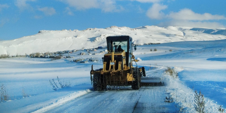 Van'da kardan kapanan 158 mahalle ve mezra yolu ulaşıma açıldı