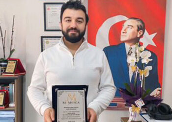 Şair ve yazar Yalçın Sevim Mimoza 2. Şiir Yarışması'nın birincisi oldu!