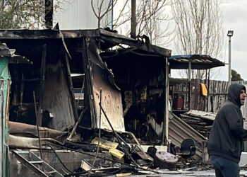 Yüksek gerilim hattından çıkan kıvılcımlar yangına neden oldu
