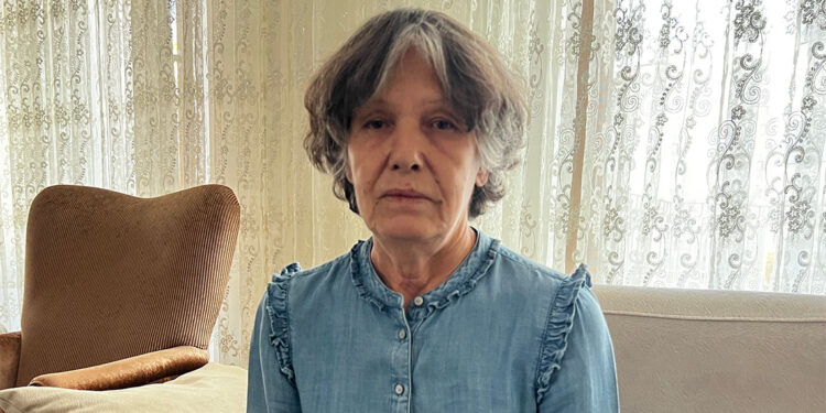 Yumruklanan kadın bina yöneticisinin kaburgası kırıldı