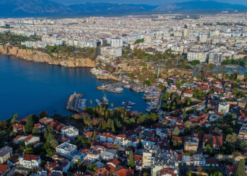 Yabancıya konut satışında sert düşüş devam ediyor