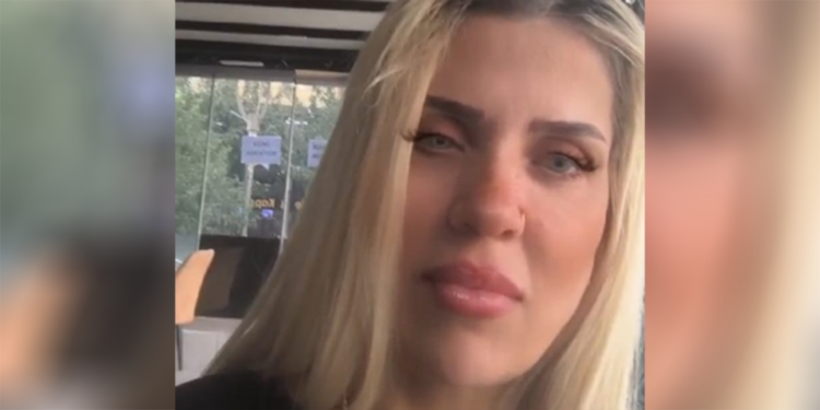 Yalnız yaşayan Leyla, boğazından bıçaklanarak öldürüldü