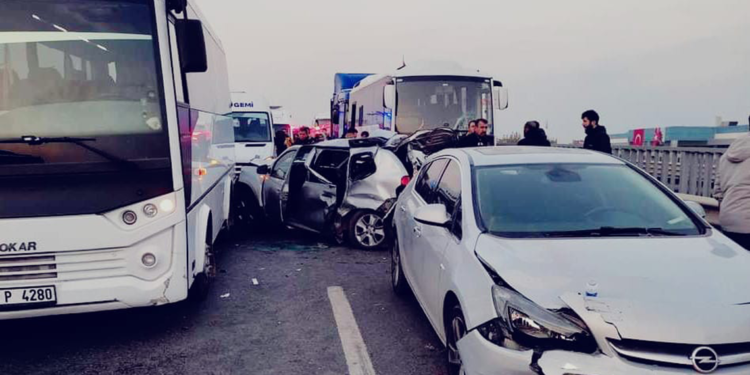 Yalova'da zincirleme kaza 4 yaralı