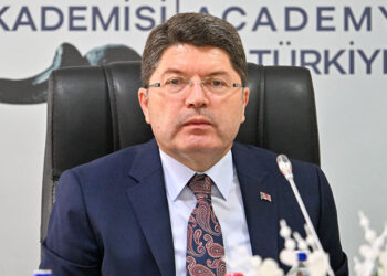 Bakan Tunç'tan, 'Noterlik Kanunu' paylaşımı