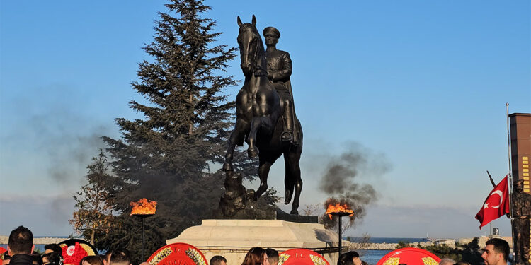 Zonguldak'ta Ulu Önder Atatürk anıldı
