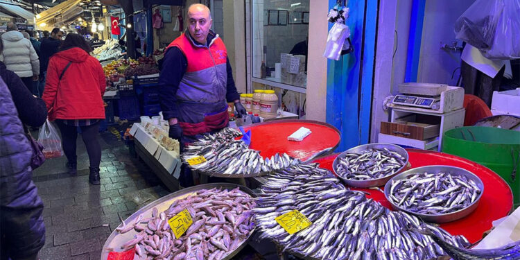 Fırtına balık fiyatlarını etkiledi