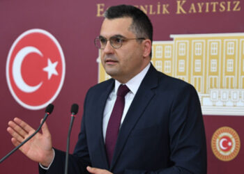 Ucuz Türk lirası, ucuz kredi ve ucuz emek üçgeninde sıkıştık!