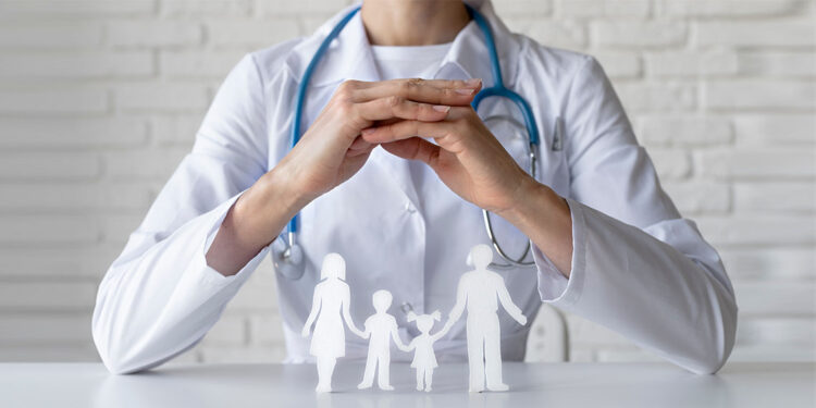 Hastalardan dolayı hekimler cezalandırılacak