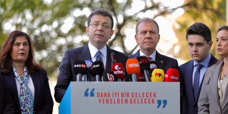 Seçme ve seçilme hürriyeti yok edilmekte