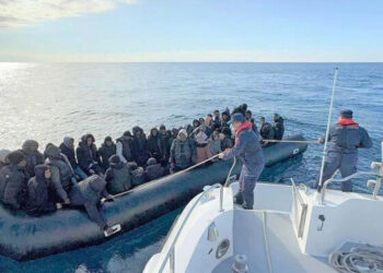 294 kaçak göçmen yakalandı, 63 kaçak kurtarıldı