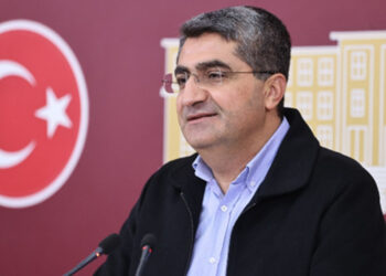 AK Parti hazin bir tutarsızlık içinde