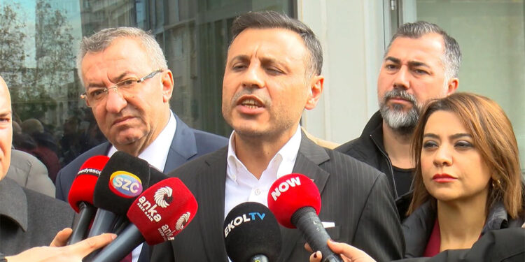 Davut Gül Esenyurt'ta CHP'li heyetle bir araya geldi