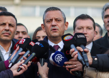 Ahmet Özer'e yapılanlar onur kırıcıdır