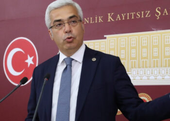 Salih Uzun partisinden istifa etti