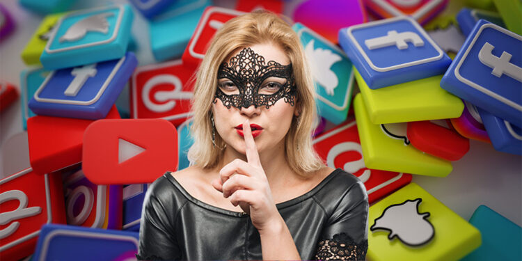 Toplumun iki yüzü: Sosyal medya maskeli balo