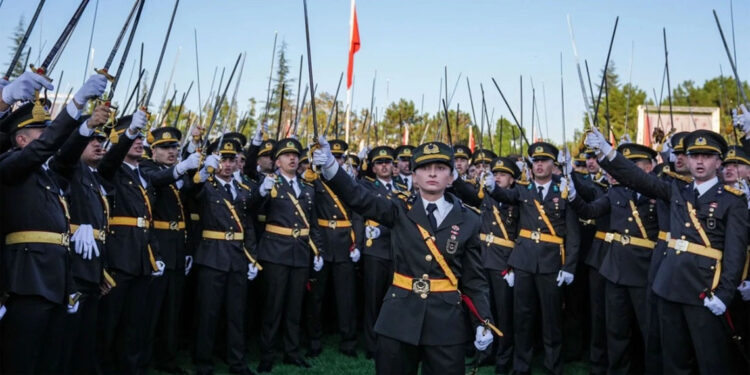 İki teğmene daha tebligat gitti