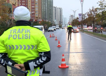 Usulsüz çakar kullanan 10 bin 444 sürücüye işlem yapıldı