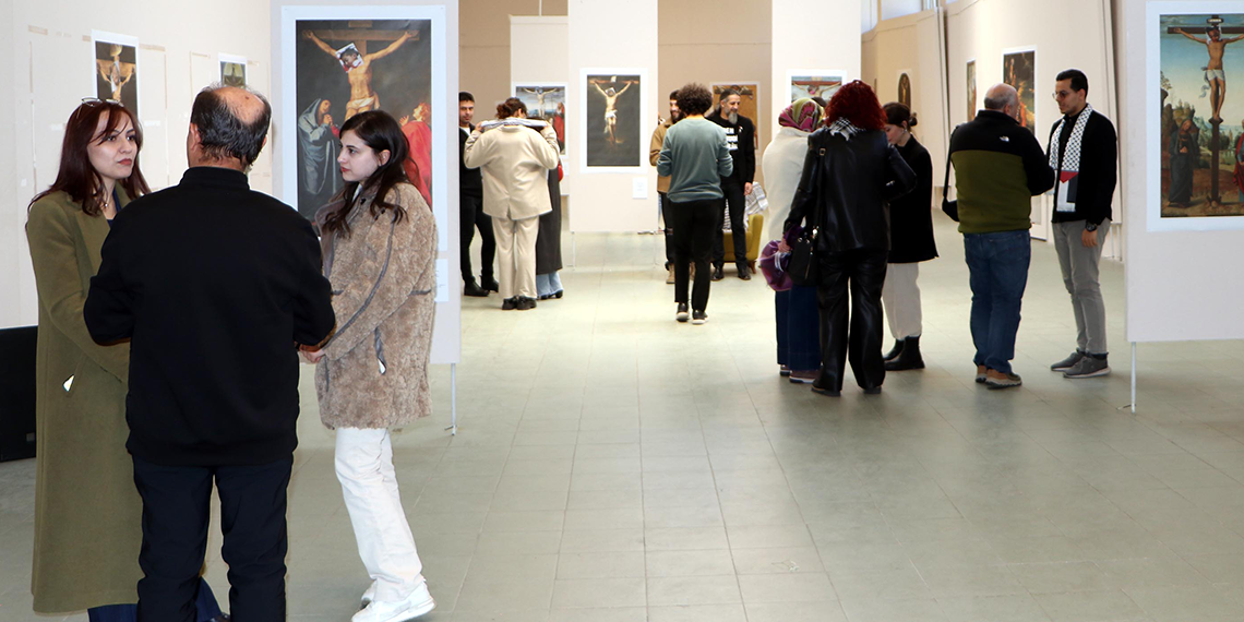 ‘Masumiyetin Katli’ isimli sergide Gazzeli çocukları İsa'ya benzetti