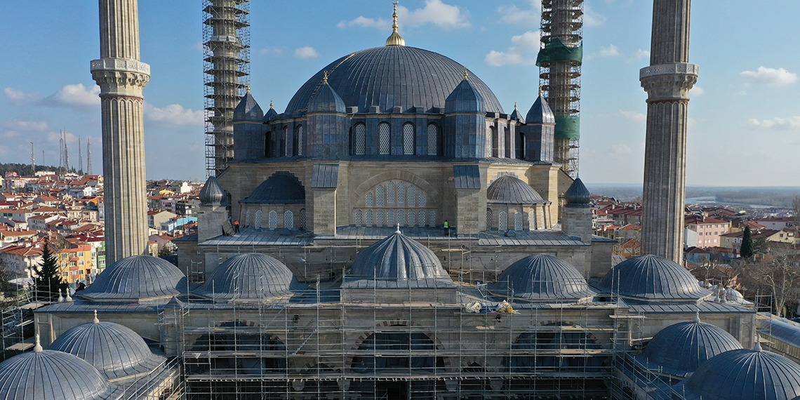 250'yi aşkın restorasyon çalışması yürütüyoruz