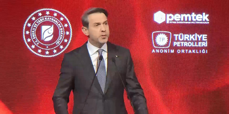 3 milyon 425 bin varil ham petrol üretimiyle rekor kırdık