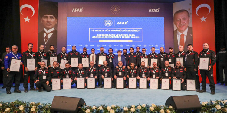İHH Arama Kurtarma Ekipleri sertifika aldı