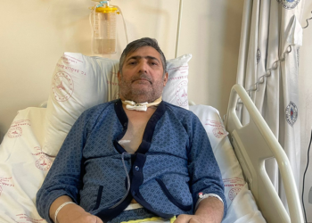 35 yıl sigara içti, gırtlak kanseri ile sesini kaybetti
