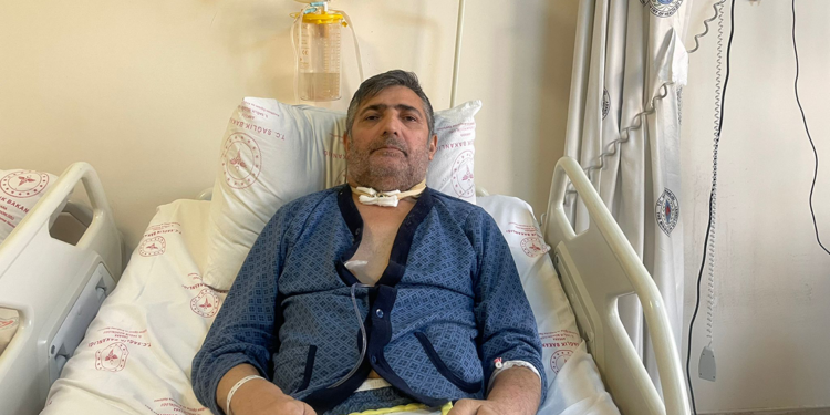 35 yıl sigara içti, gırtlak kanseri ile sesini kaybetti