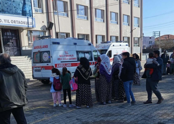 37 öğrenci gıda zehirlenmesi şüphesiyle hastaneye kaldırıldı