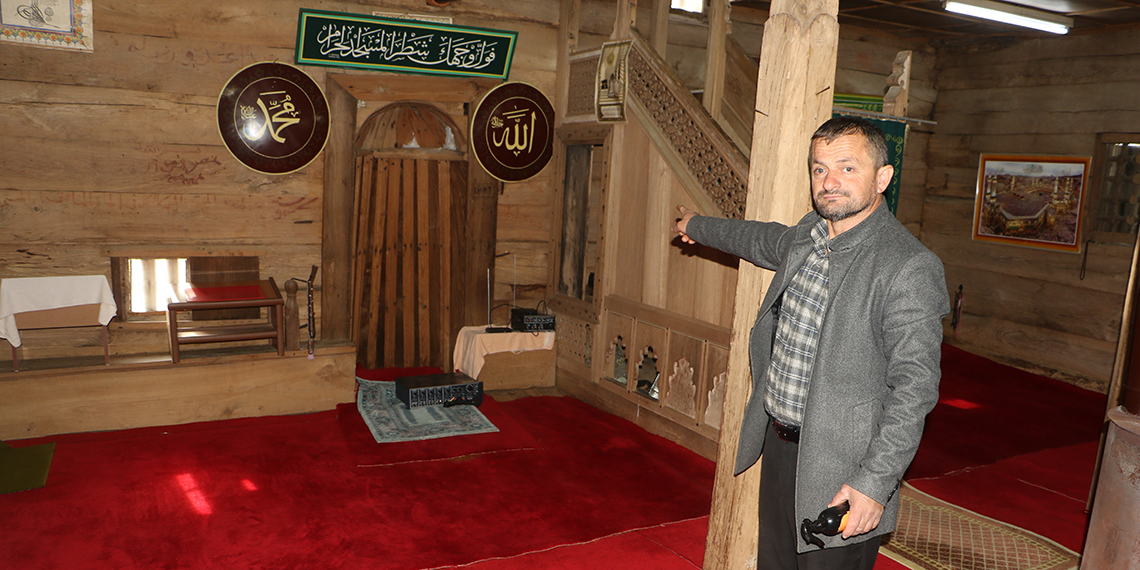 700 yıllık ahşap cami için restorasyon talebi