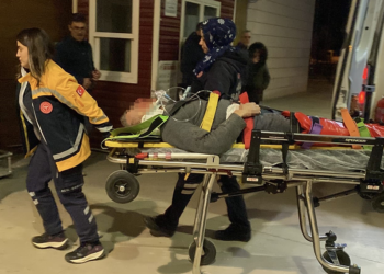 8 metreden asansör boşluğuna düşen iş yeri sahibi, ağır yaralandı